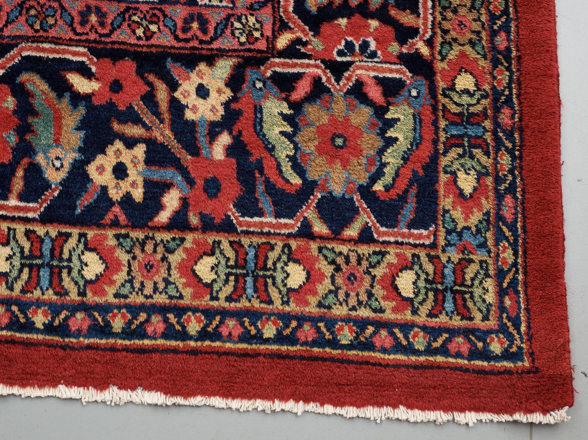 SEMI-ANTIQUE MAHAL. 524 x 321 cm.