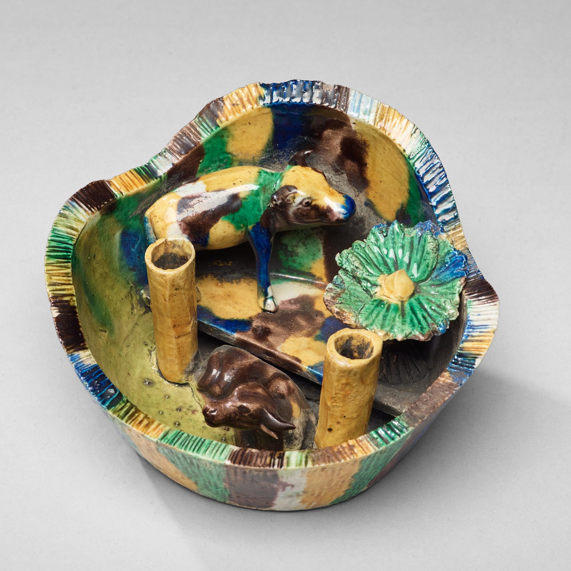 RÖKELSESTÄLL, biskviporslin. Qingdynastin, Kangxi (1662-1722).