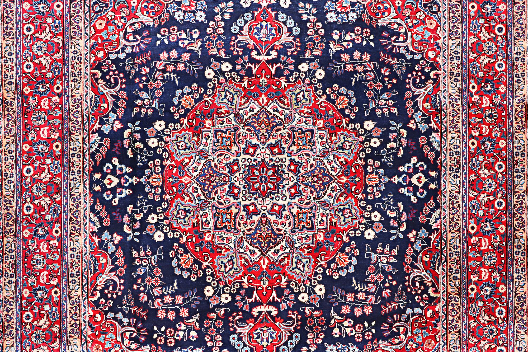Carpet, Tabriz, ca 404 x 294 cm.