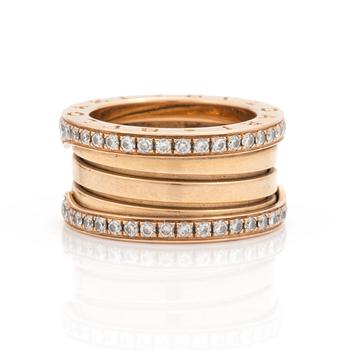 A Bulgari B-Zero ring with pavé set brilliant cut diamonds. Total carat weigh circa 1.56cts.