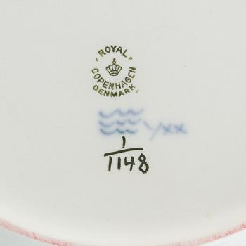 Royal Copenhagen,  a '1148' 'Musselmalet Full Lace' porcelain serving plate, Denmark.