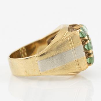 Ring, 14K gold with green stones.