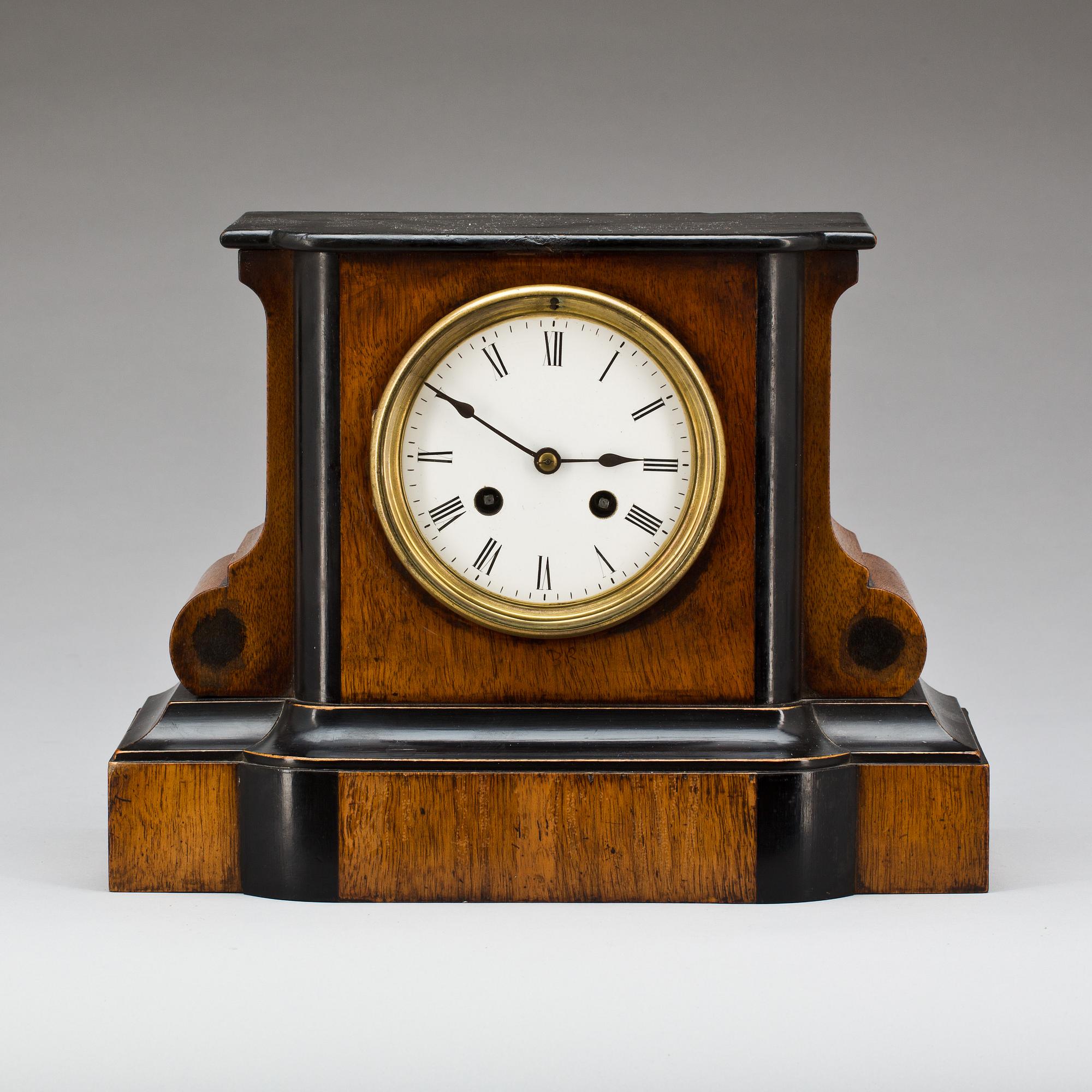 BORDPENDYL, Frankrike, 1800-tal.