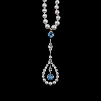 451. A NECKLACE, oriental pearls 3  - 1,5 mm, rose cut diamonds, aquamarines, sapphire. Pendant and clasp 18K  gold.