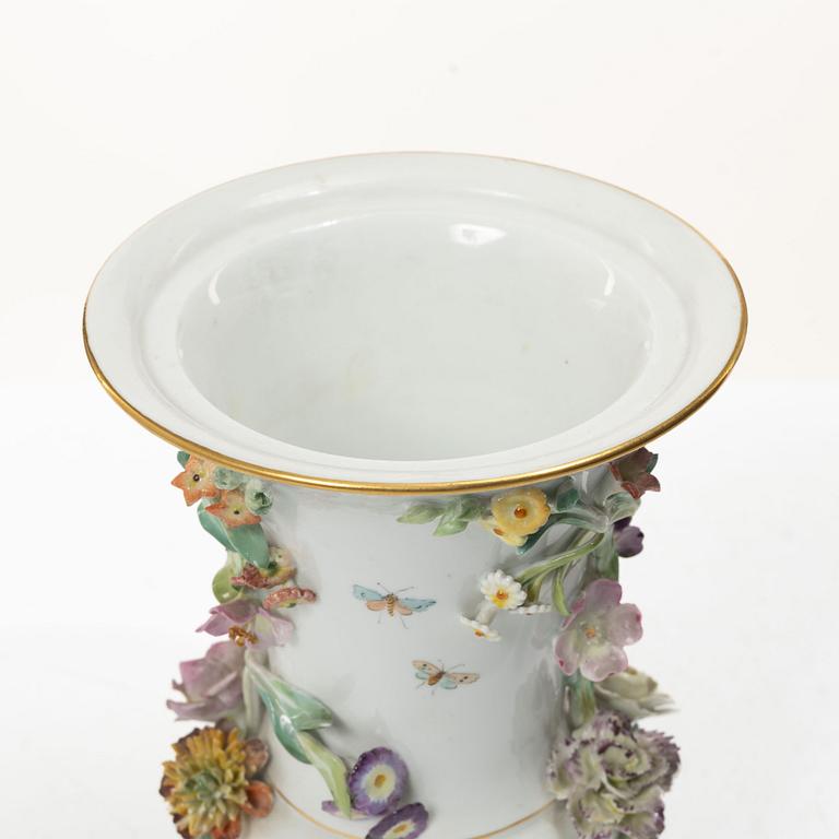 Meissen, Potpurriurna med lock, porslin, omkring 1900.