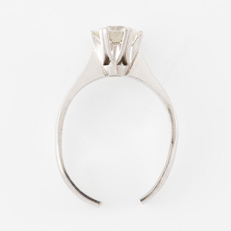 Ring, 18K white gold set with a brilliant-cut diamond, 1.62 ct according to the engraving.