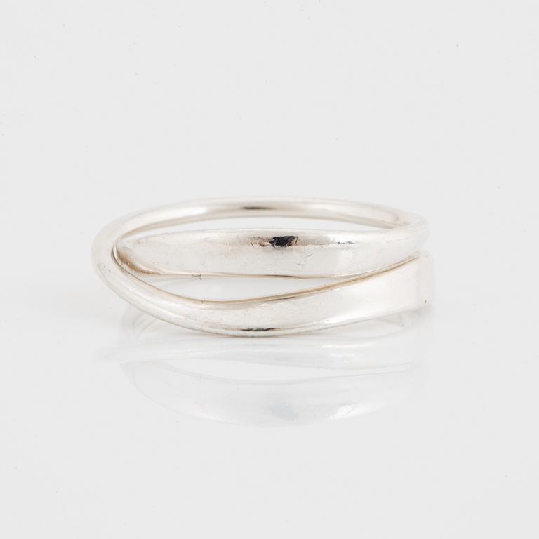 VIVIANNA TORUN BÜLOW-HÜBE, för Georg Jensen, ring Möbius, nr 369. Silver.