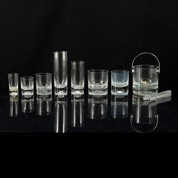 VICKE LINDSTRAND, a part 'Calypso' glass service, Kosta (92 pieces).