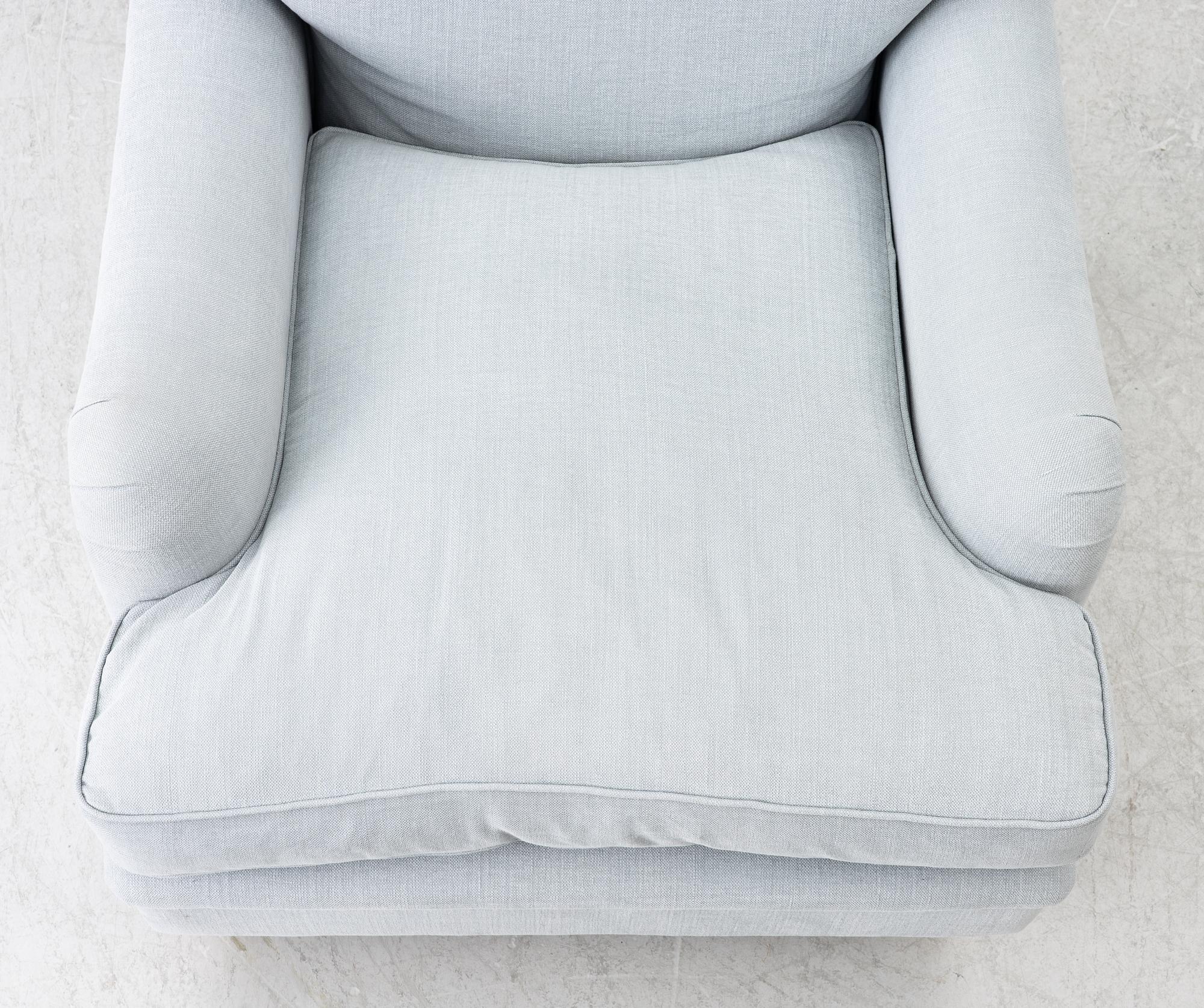 Fåtölj med fotpall, Howard-modell, Jio Möbler, 2010/2020-tal.