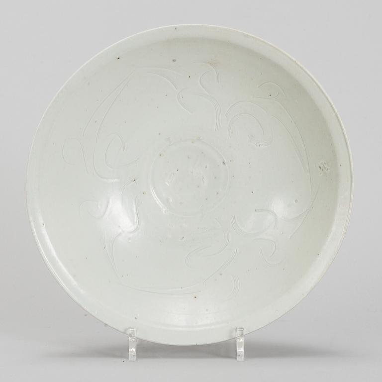 A white glazed dish, Song style.