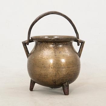 Pot 18th century or earlier.