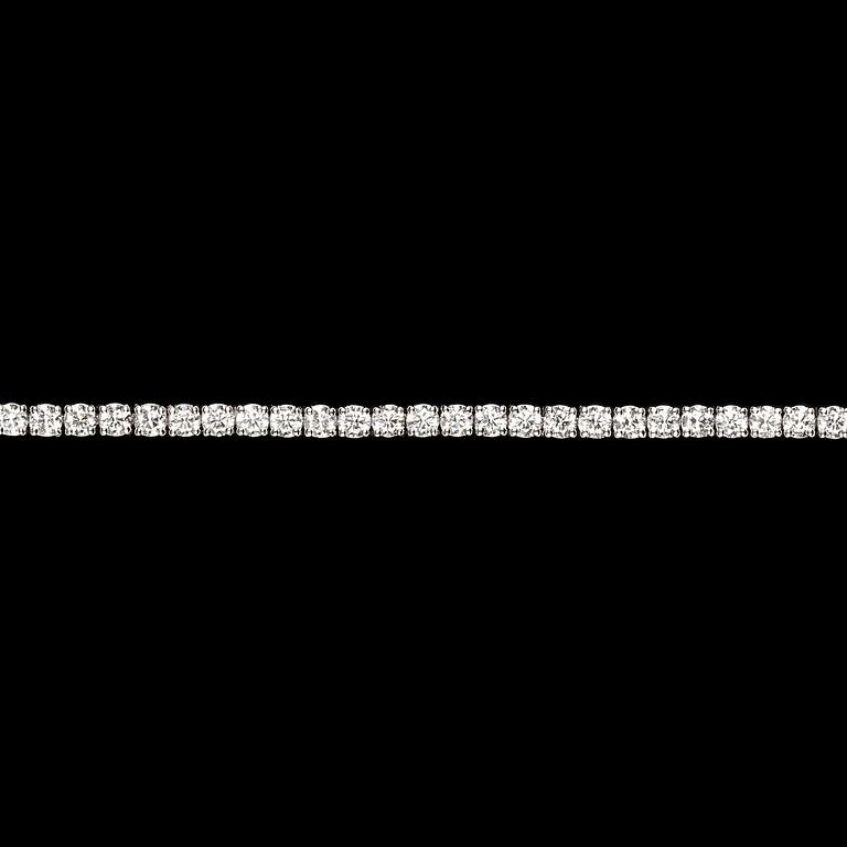 A brilliant cut diamond line bracelet, tot. 8.12 cts.