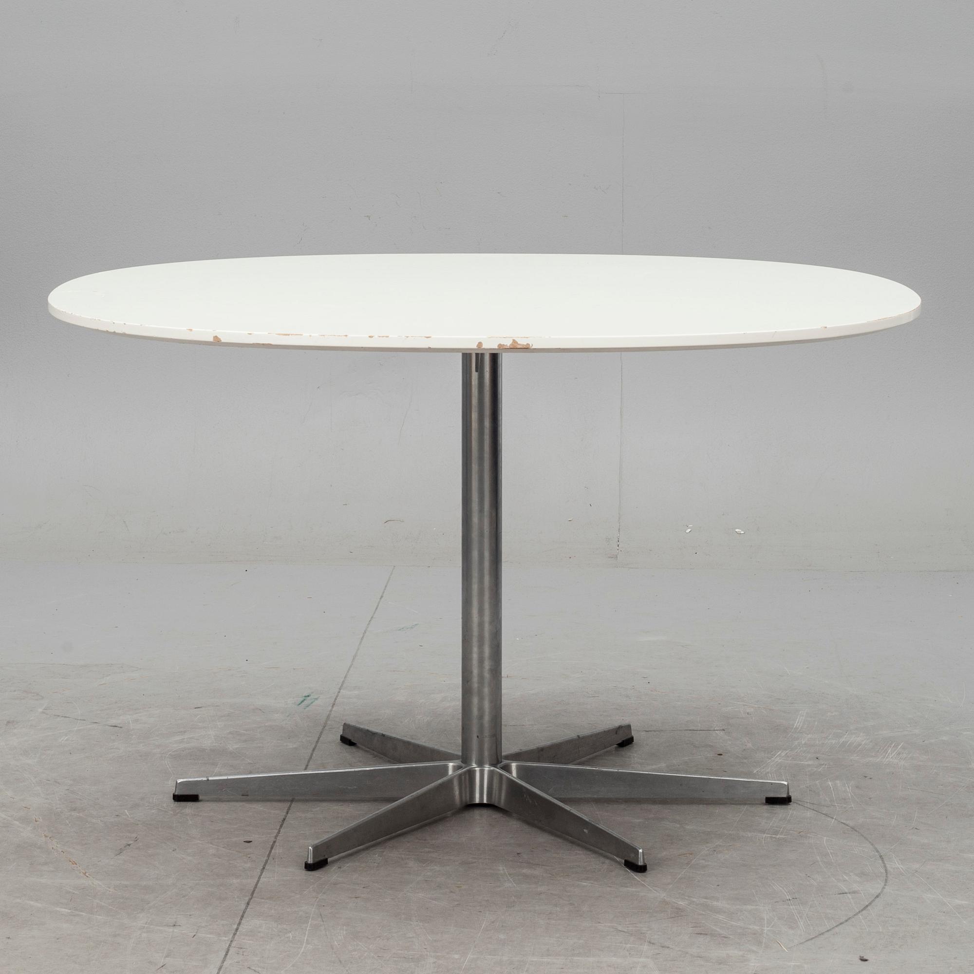 BORD, Piet Hein/Arne Jacobsen, Fritz Hansen, Danmark.