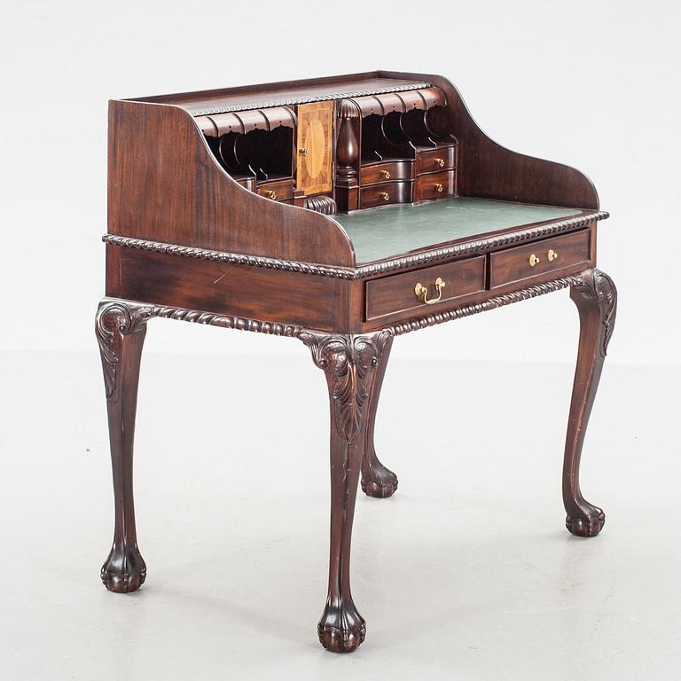 SKRIVBORD, Chippendale-stil.