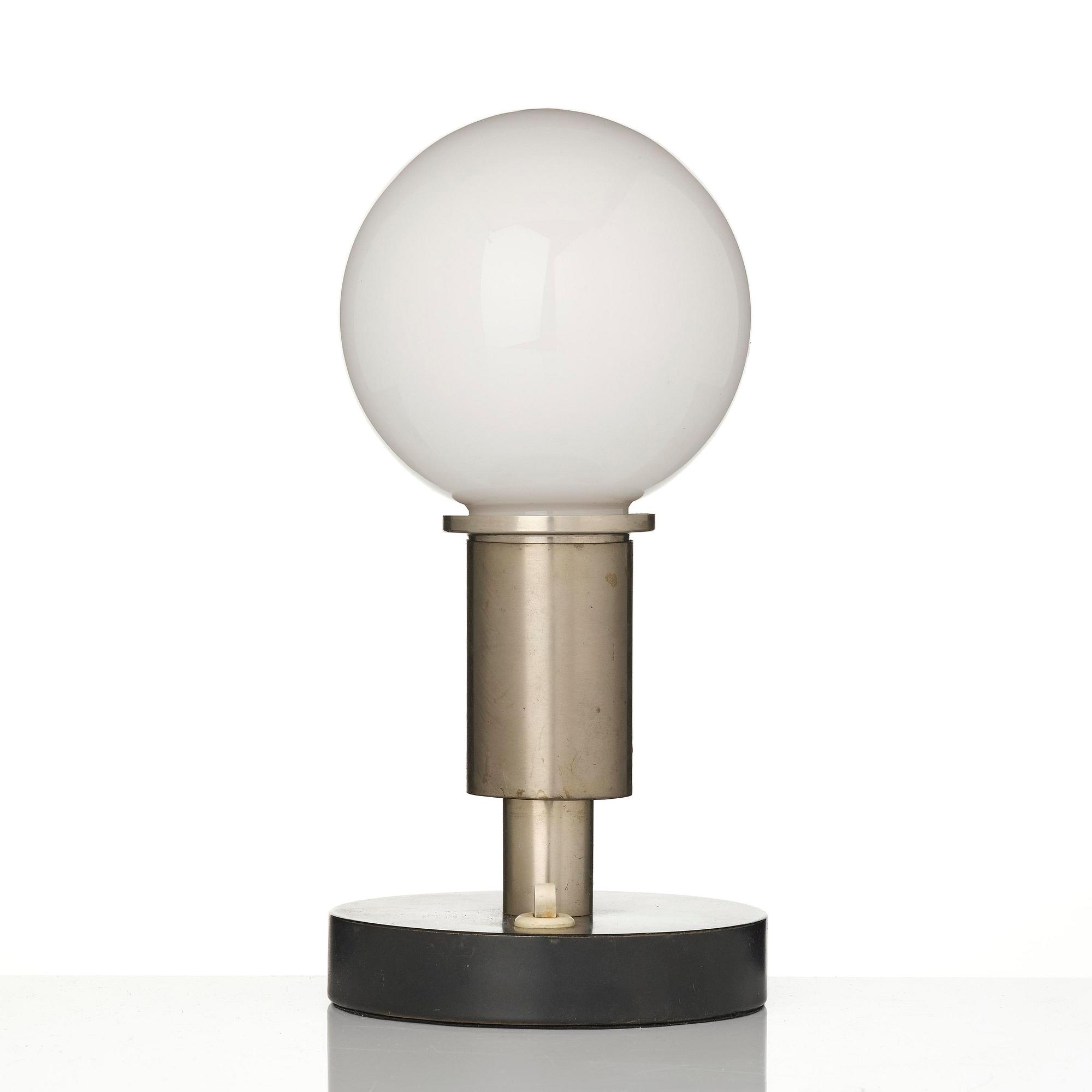 Harald Notini, bordslampa, modell 6992, Arvid Böhlmarks Lampfabrik, Stockholm, 1930-tal.