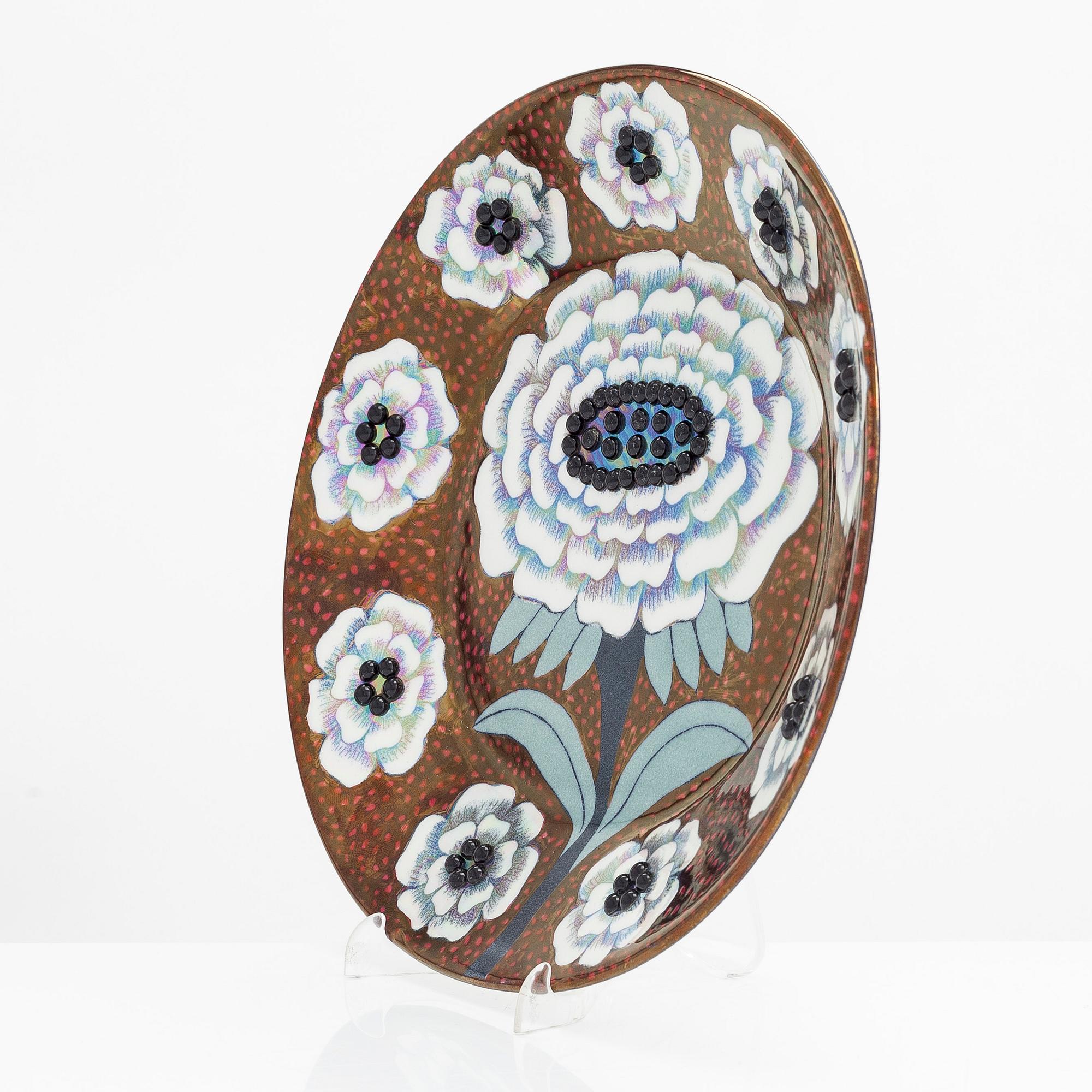Birger Kaipiainen, ceramic Fiori dish, marked "Birger Kaipiainen, Arabia art made in Finland 1983", numbered 1367/2000.