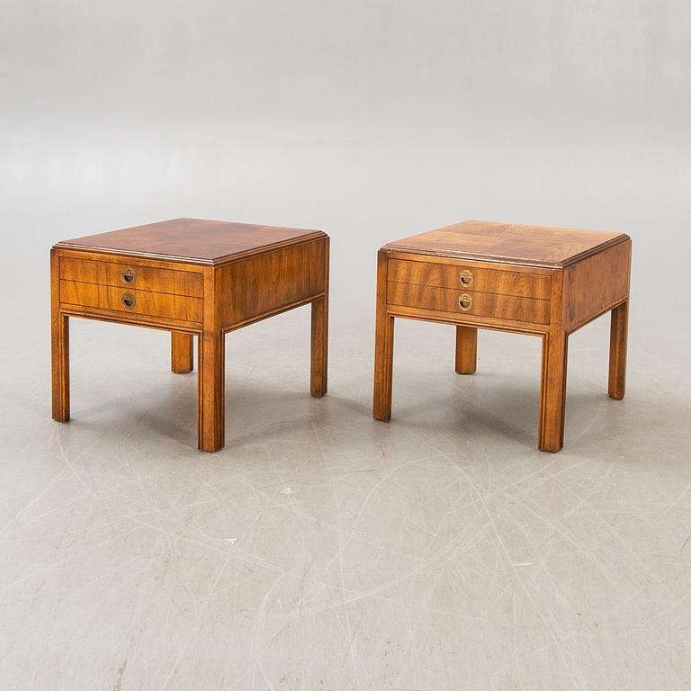 Side table a pair of Drexel Heritage Furnishings Inc, England 2nd half of the 20th century.
