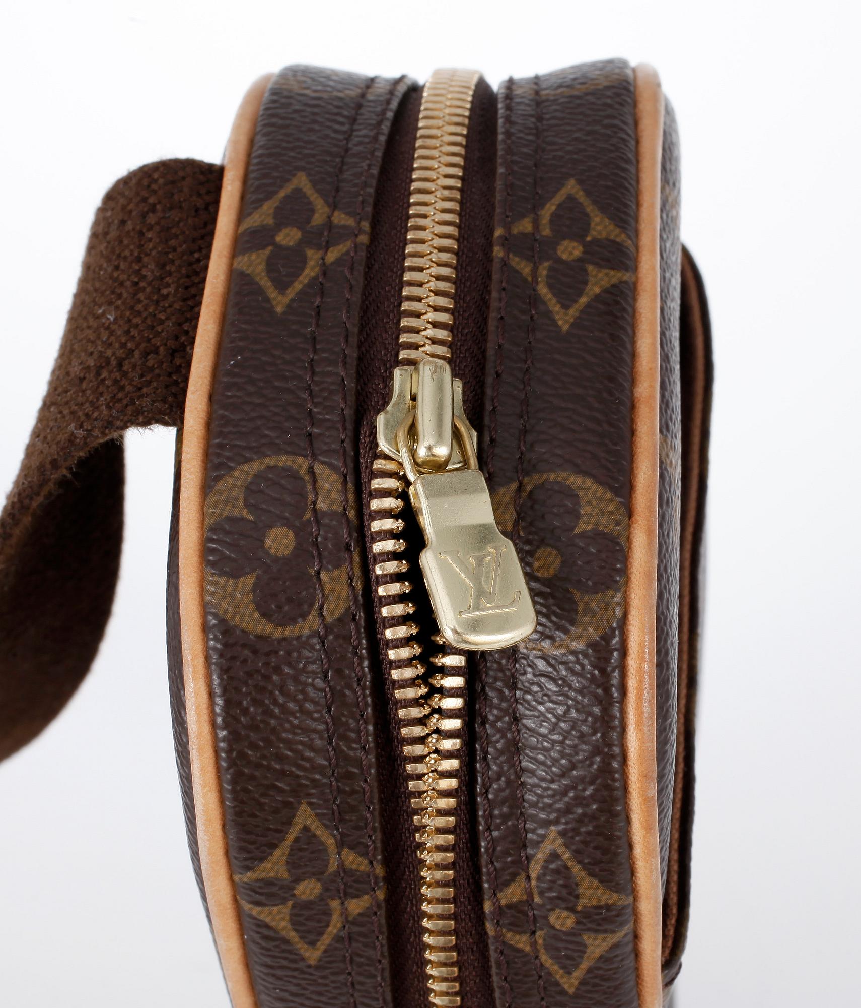 VÄSKA, Louis Vuitton, Pochette Gange.
