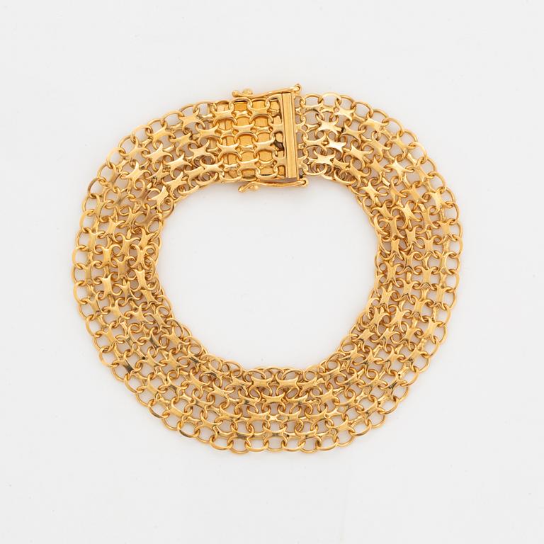 18K gold bracelet.