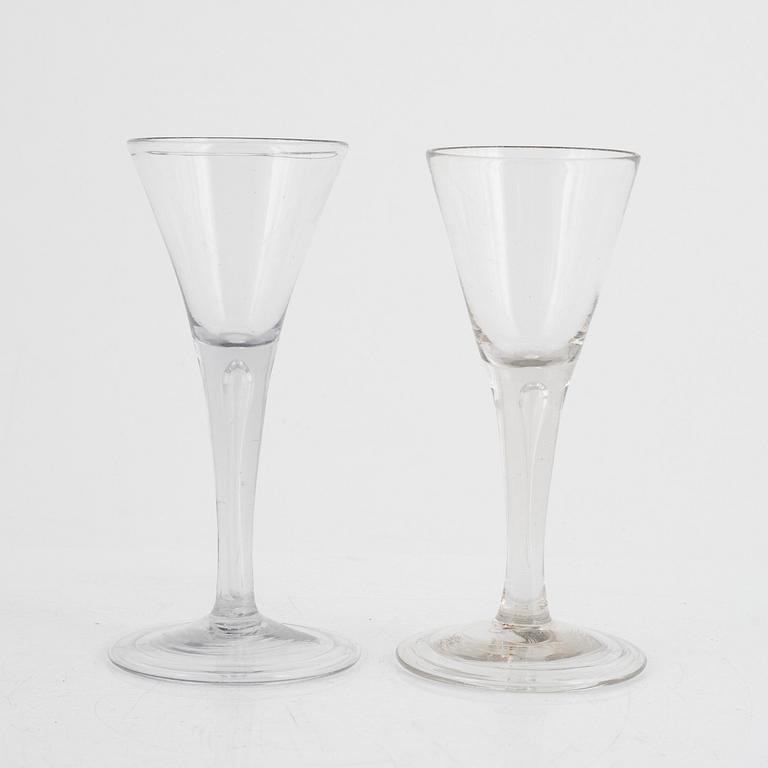 Spetsglas, ett par, glas. Sverige 1700-tal.