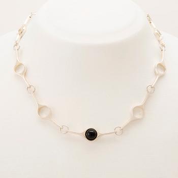 Georg Jensen, halsband "Sphere" silver med cabochonslipad onyx.