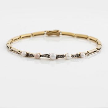Pearl and rose cut diamond bracelet.