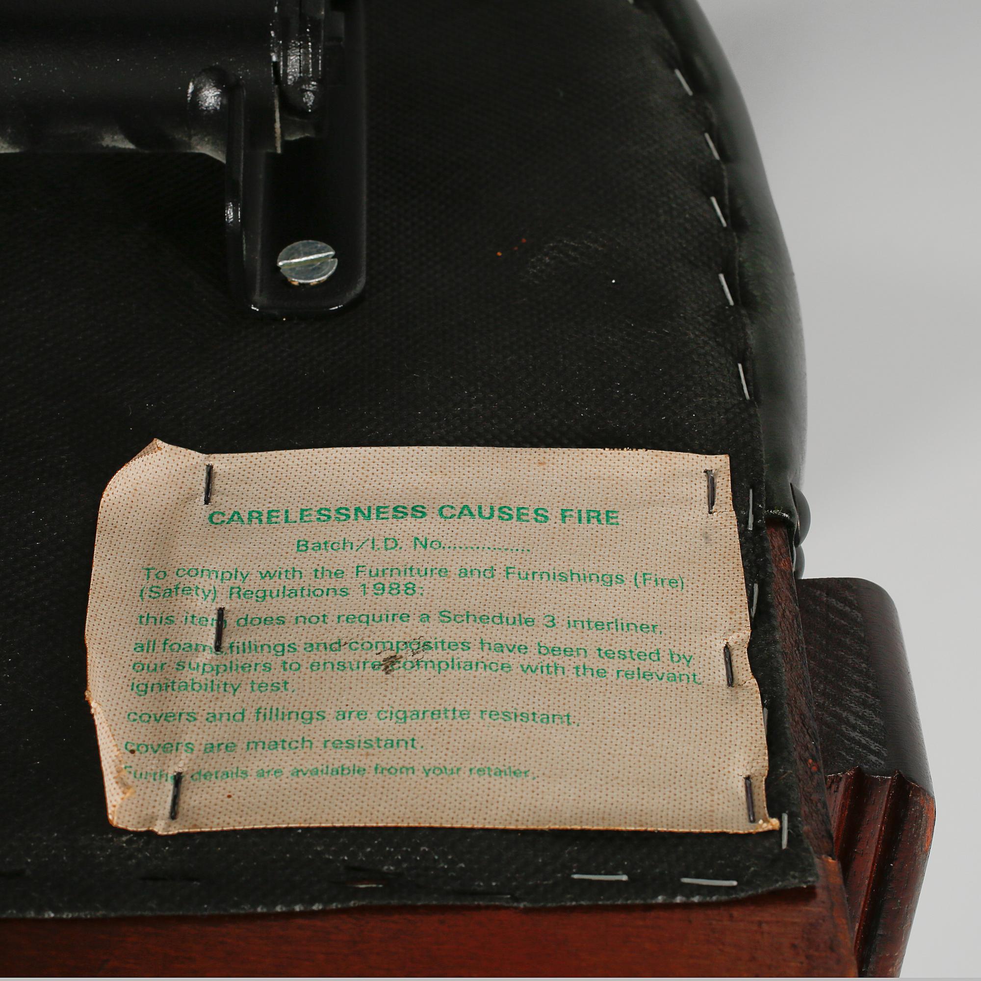 SKRIVBORDSSTOL, engelsk stil, 1900-talets andra hälft.