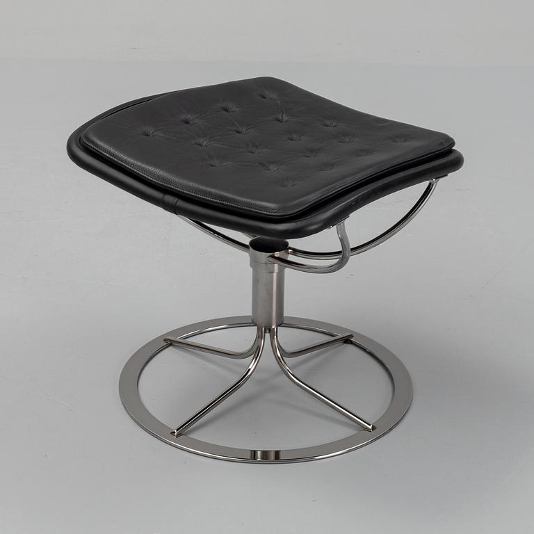 Bruno Mathsson, a 'Jetson 69' stool.