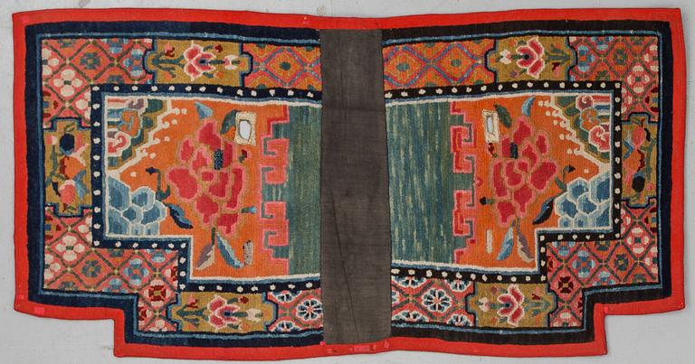 SADELTÄCKE, semiantik Tibet, ca 133,5 x 68 cm.