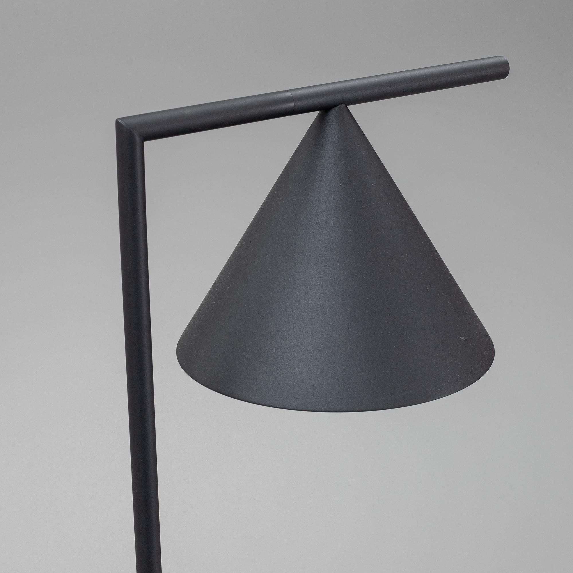 Michael Anastassiades, a 'Captain Flint' floor ight, Flos, Italy.