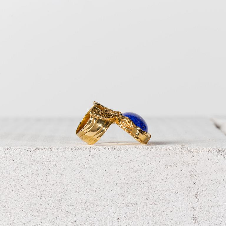 RING, Yves Saint Laurent.