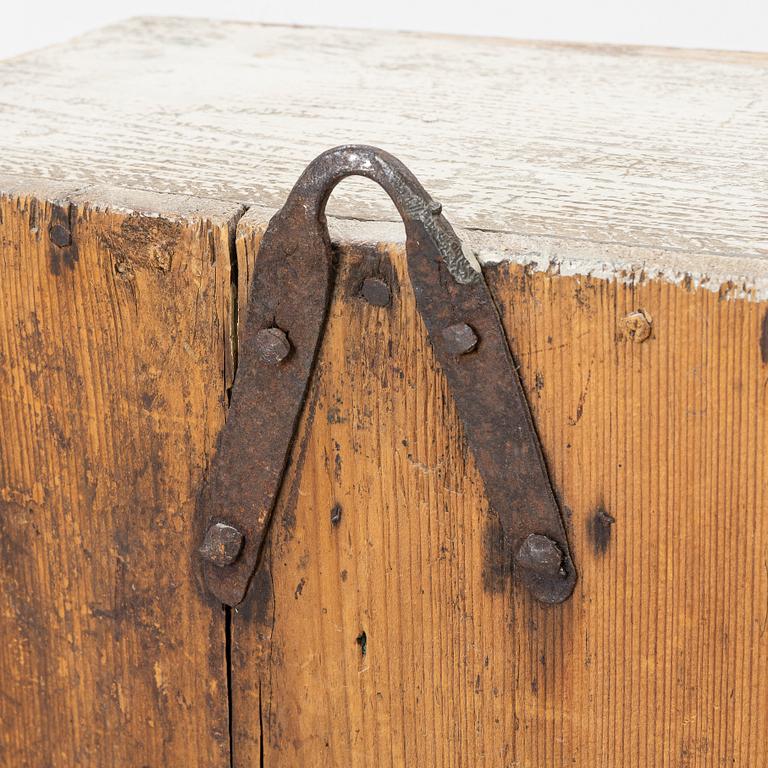 Hanging cabinet, folk art, 19th century.