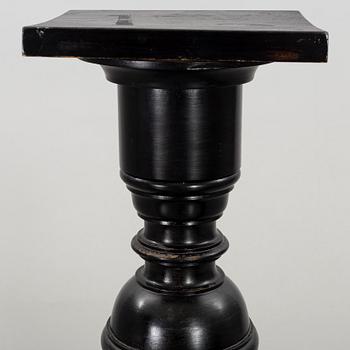 PIEDESTALER 3 st omkring 1900.