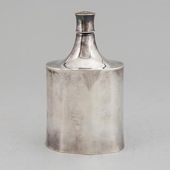 CG JONSSON SILVERSMITH, a sterling silver bottle with stopper, Stockholm 1977.