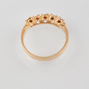 RING, 18K guld med paste, Arezzo, Italien. Vikt 2,9 gram.