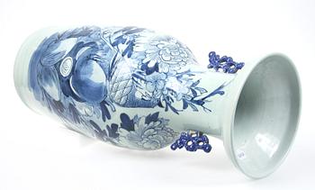 GOLVURNA, porslin, Kina, 1800-tal.