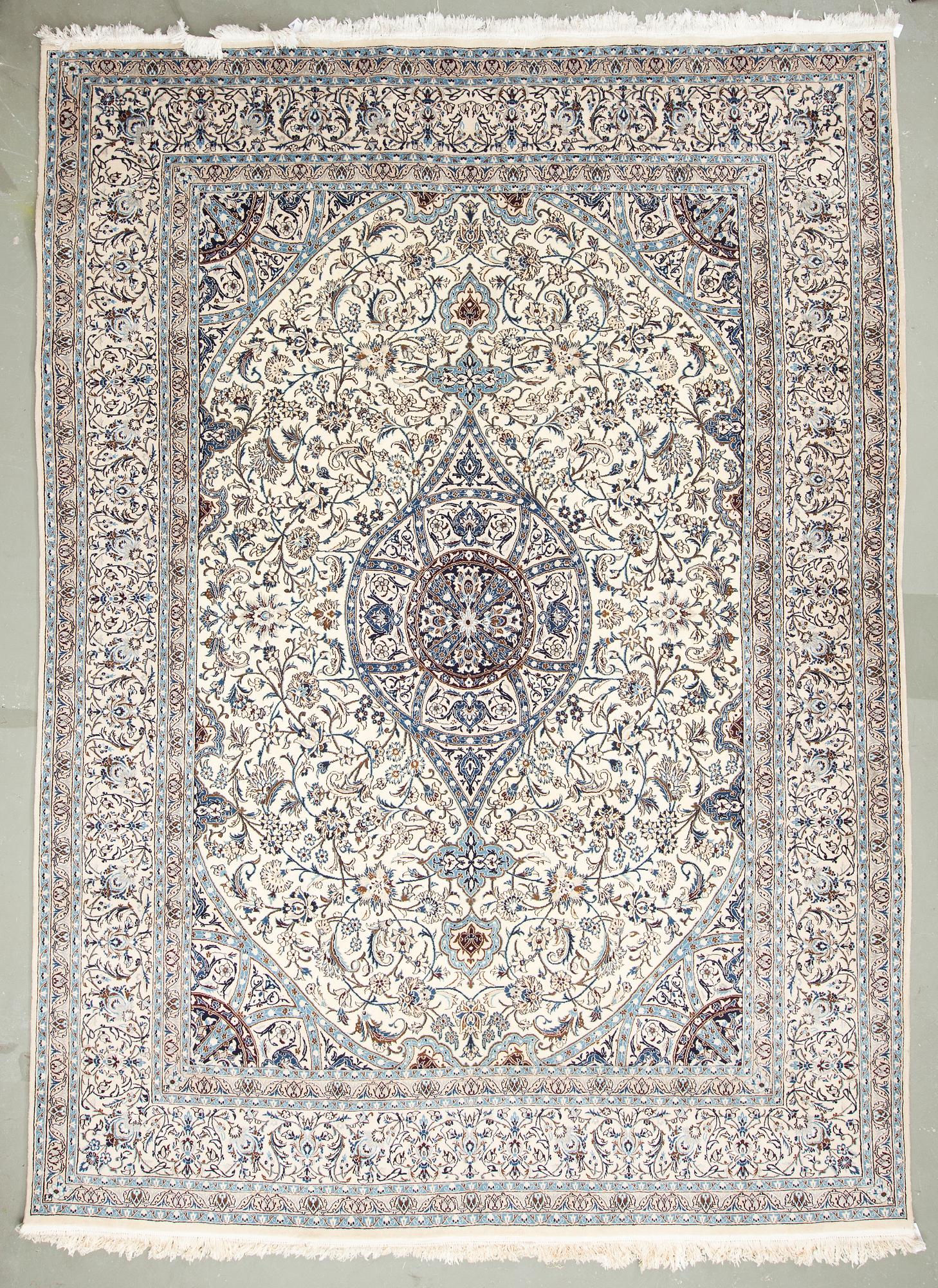 Matta, Nain, 9 LAA, ca 404 x 293 cm.