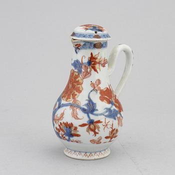 Kanna med lock, koppar med fat, ett par, porslin Kina, Kangxi (1662-1722).