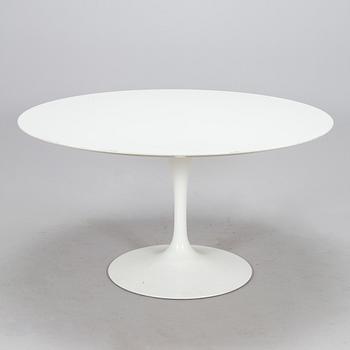 Eero Saarinen, pöytä, "Tulip", Artek. Lisenssillä valmistettu Billnäsin tehtailla, Fiskars, 1900-luvun puoliväli.