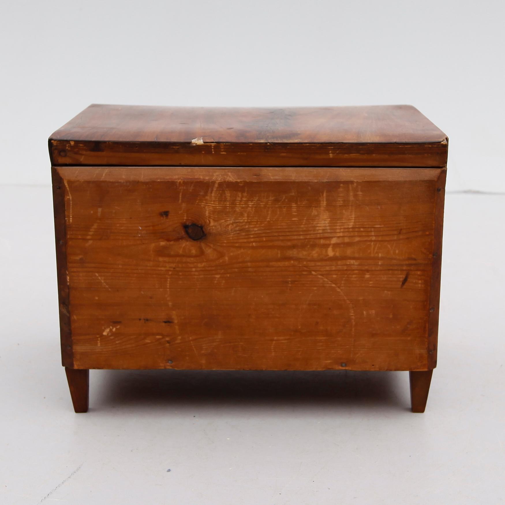 MINIATYRBYRÅ, Karl Johan, 1800-talets mitt.