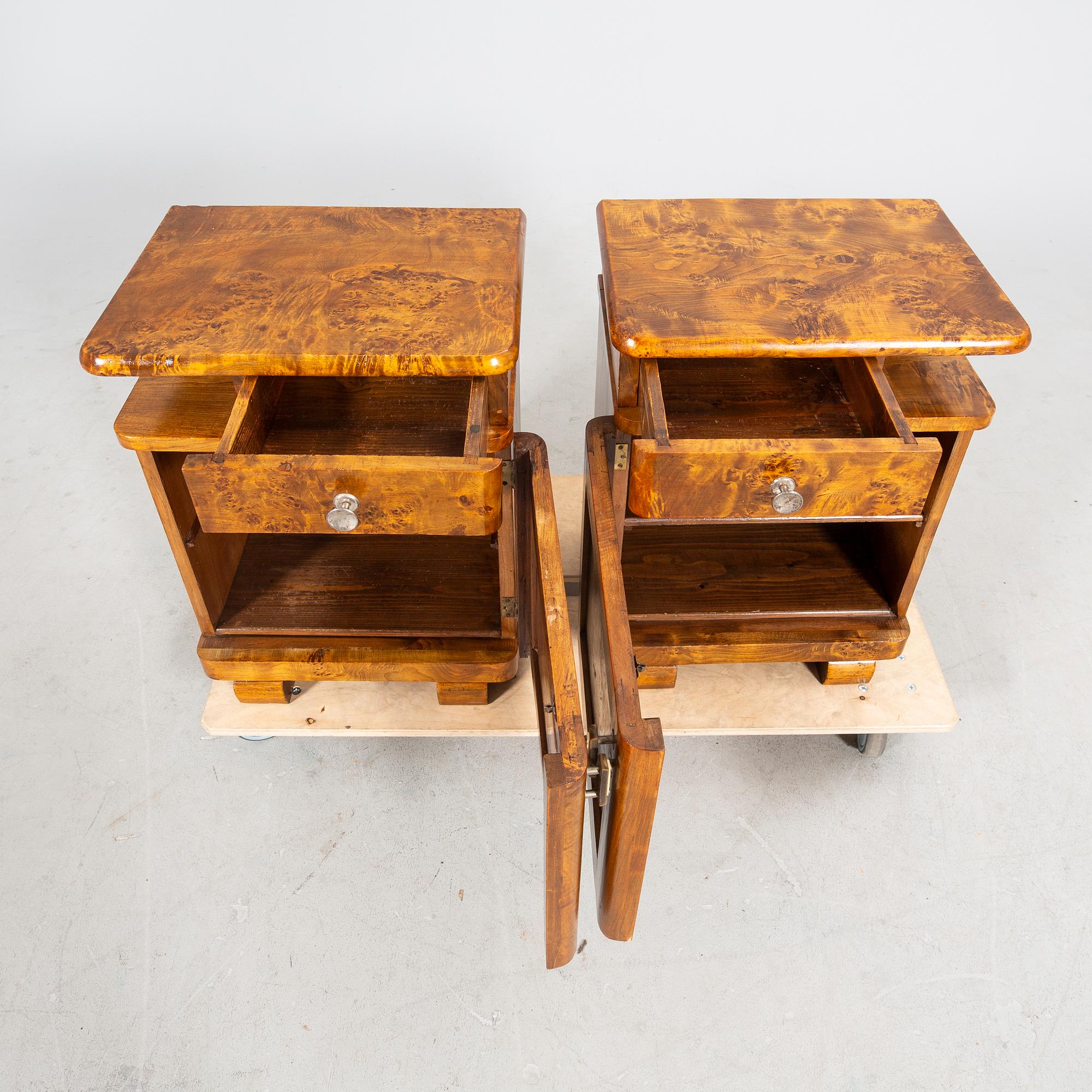 A pair of Art Deco 1930/40s root veneer bedside tables.