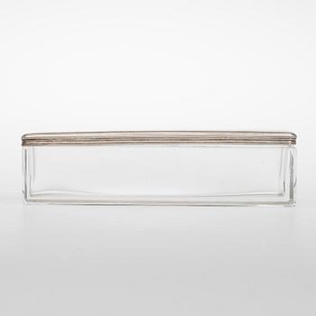 TOILETTESKRIN, Ryssland, S:t Petersburg, ca 1900, silver och glas.