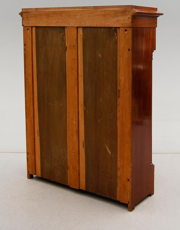 BOKHYLLA, Karl Johansstil, 1900-talets första hälft.