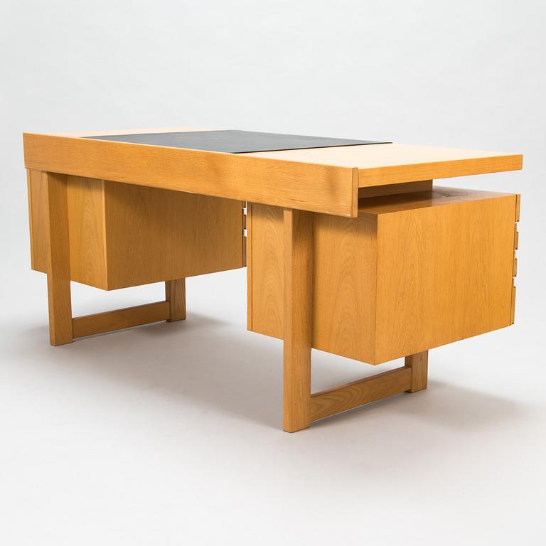 OLAVI HÄNNINEN, A 1960s 'Paletti' writing desk for HMN Huonekalu Mikko Nupponen, Lahti, Finland.