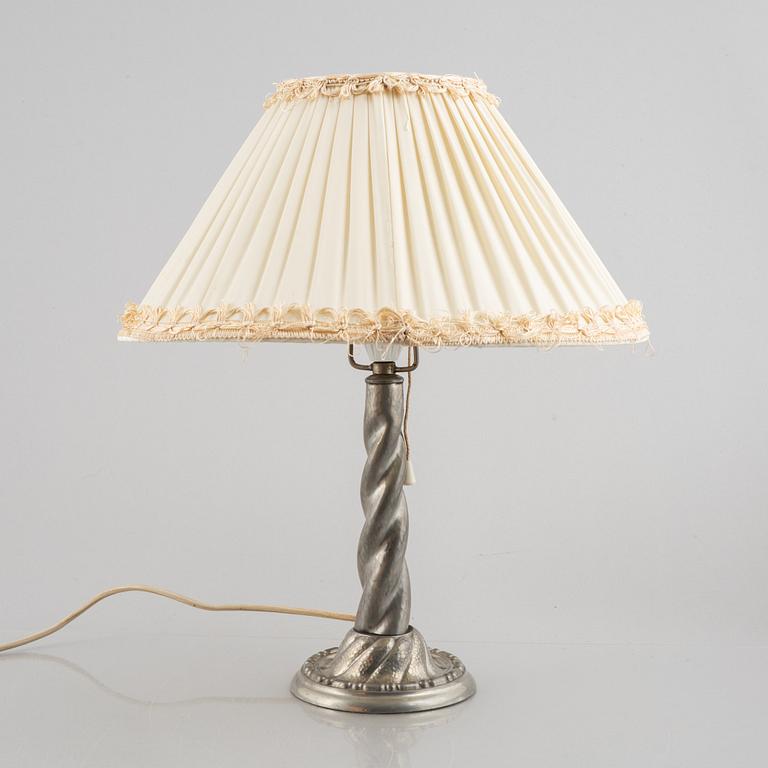 Table lamp, tin, first half of the 20th century.