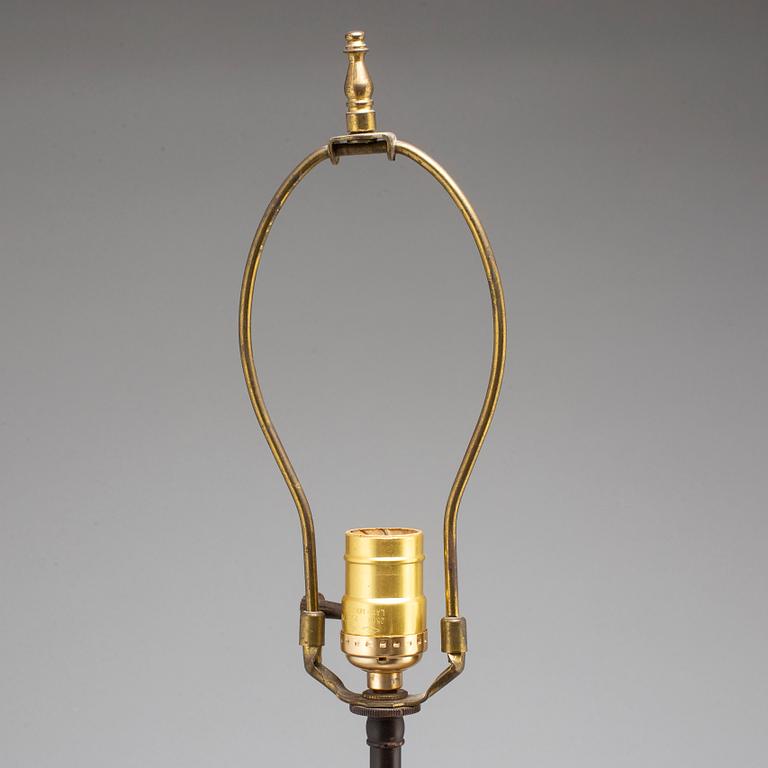 LAMPA, blanc de chine. Kina, 1900-tal.