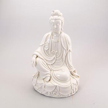 A Chinese porcelain Guanyin  1960/70s.