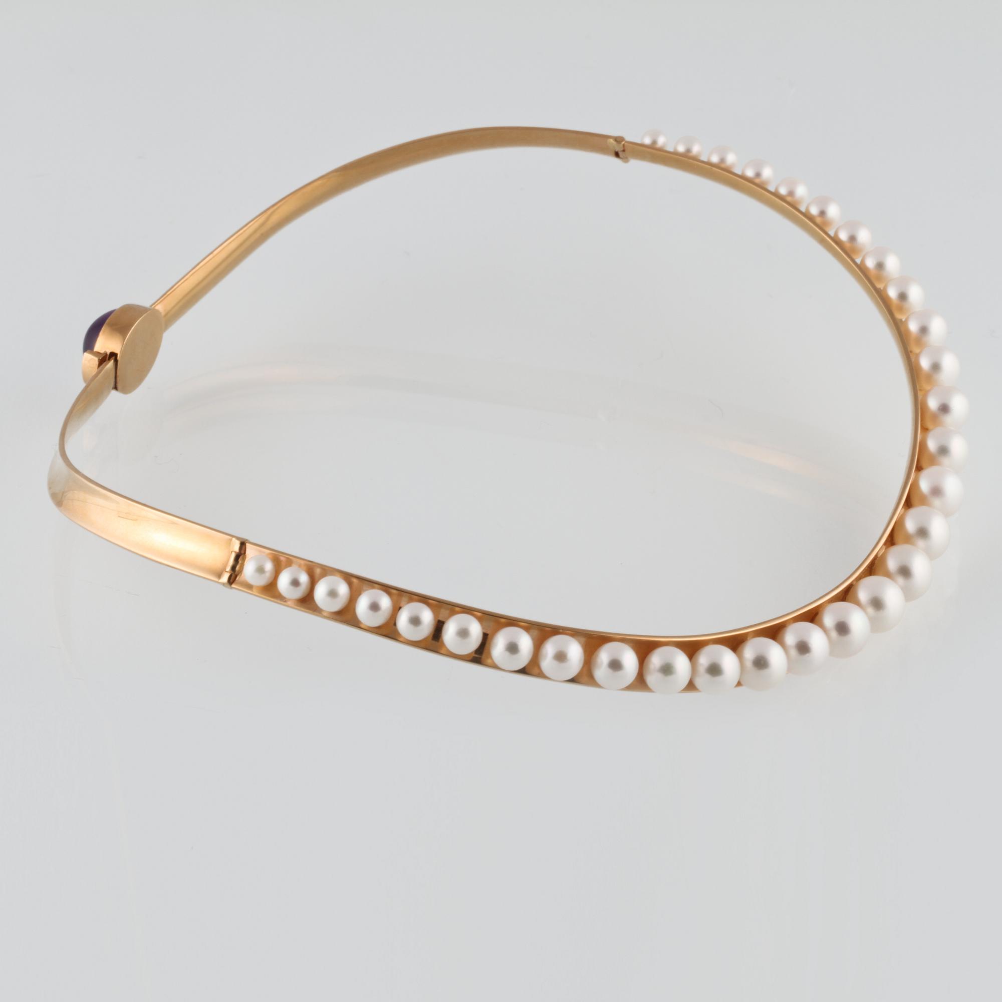 COLLIER 18K guld med odlade pärlor samt cabochonslipad ametist, Alton, Falköping, 1972. Vikt 50,9 gram.