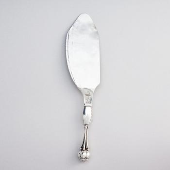 Georg Jensen, serveringsspade, Köpenhamn 1915-1919, 830/1000 silver, design nr 155, svenska importstämplar GAB F.