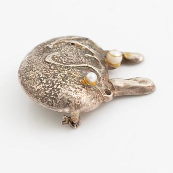 Olle Ohlsson, A brooch, silver with cultured pearls, 1969.